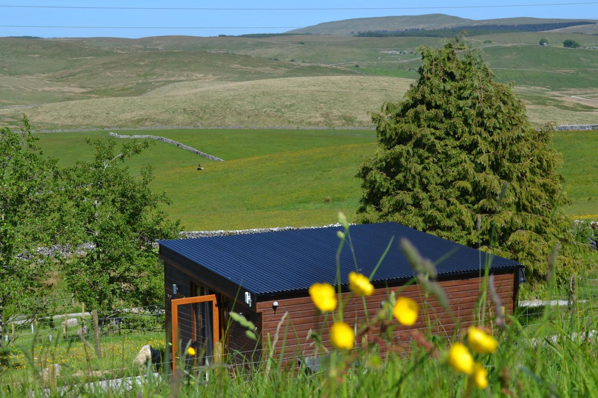 The Warren Lodge Cabin At Ashes Farm, Near Settle Exterior photo