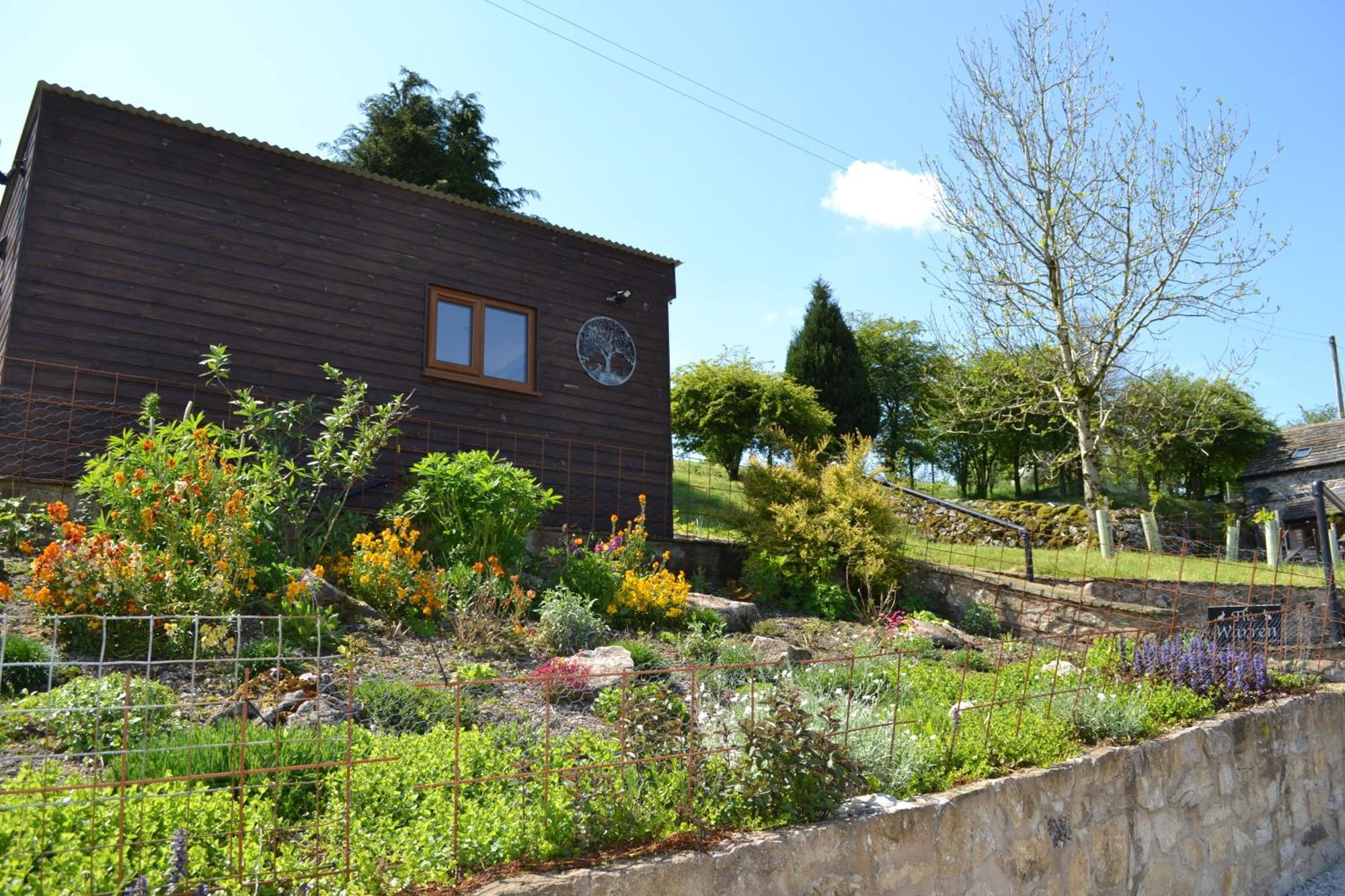 The Warren Lodge Cabin At Ashes Farm, Near Settle Exterior photo
